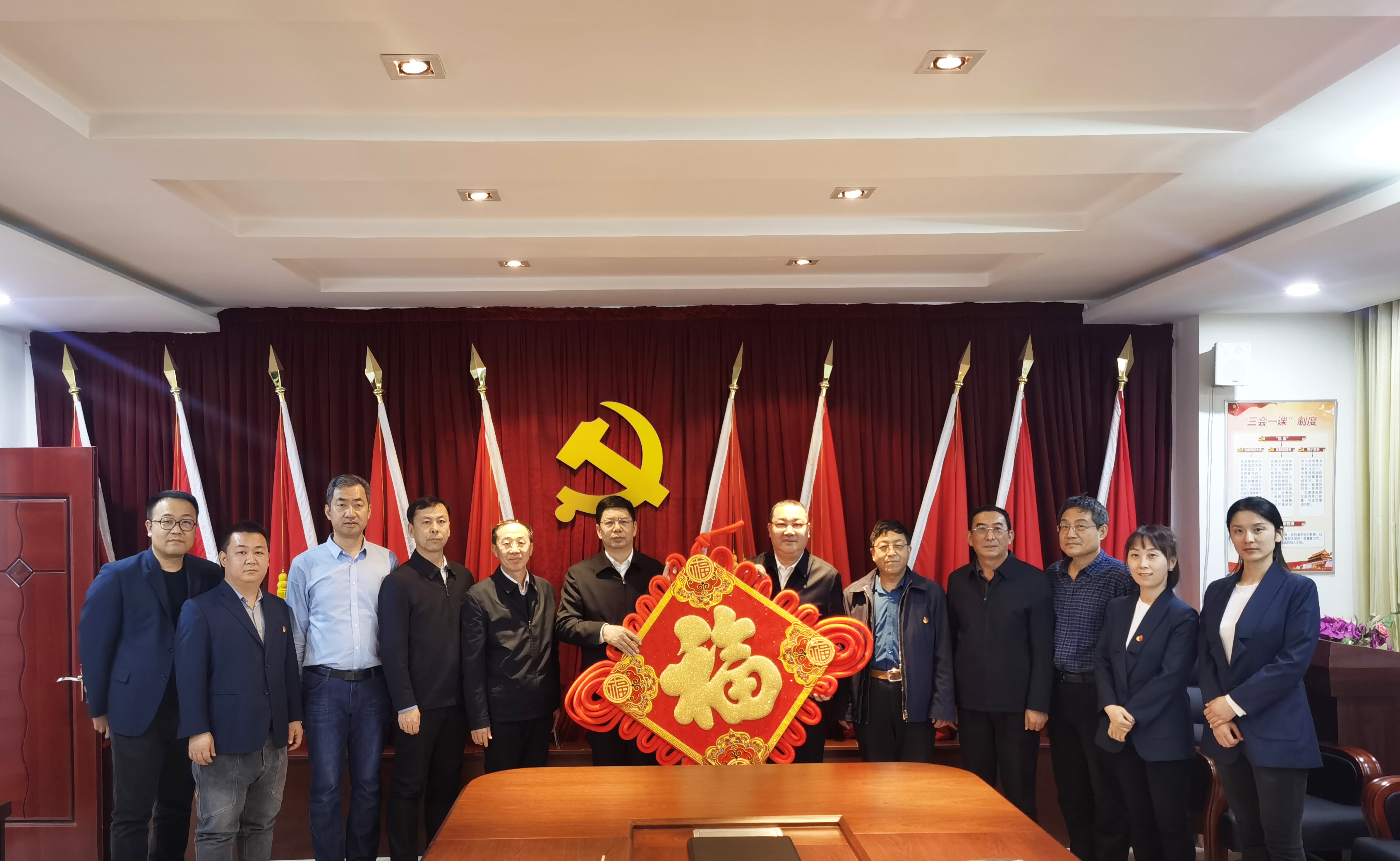 自治區(qū)政協(xié)副主席、工商聯(lián)主席安潤生等領導蒞臨協(xié)會慰問指導